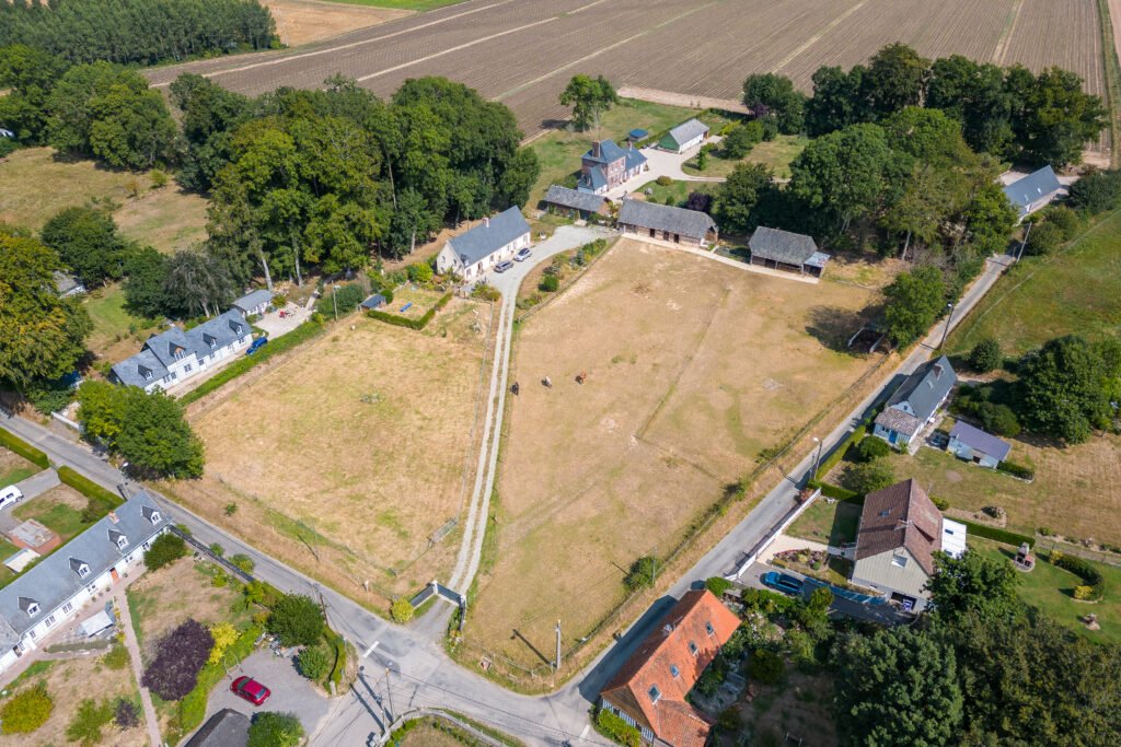 Vue du ciel de l'élevage Khalibisnya Maginwulf